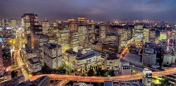 Tokió, Japán éjjeli látképe