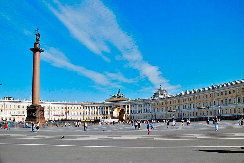 Utazás – Szentpétervár műemlékei és látványosságai feledhetetlenek – Palota tér