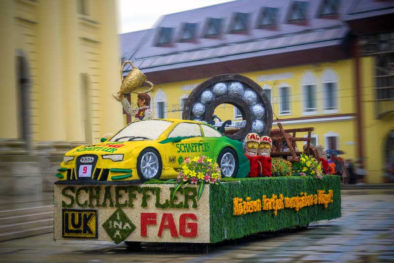 Az FAG virágkocsija lett a Debreceni virágkarnevál győztese